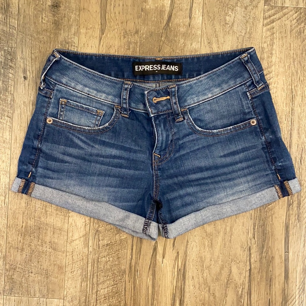 EXPRESS shorts